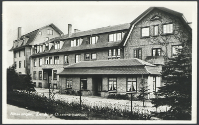 16691 Gezicht op het Zendings-Diaconessenhuis aan de Jan van Zutphenweg te Amerongen.